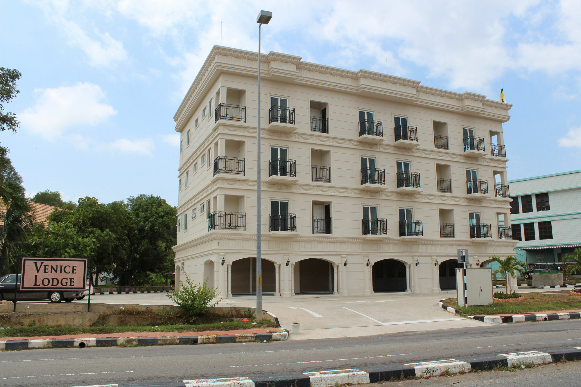 Venice Lodge Bandar Seri Begawan Ngoại thất bức ảnh